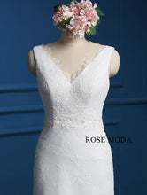 Load image into Gallery viewer, rosemoda-lace-mermaid-weddingdress-e_f31fcdb8-1778-43cf-a7b3-2eec368367cf.jpg