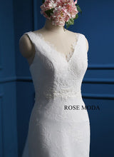 Load image into Gallery viewer, rosemoda-lace-mermaid-weddingdress-f_42a46991-c6f9-49b4-bcaa-99d4879212d9.jpg