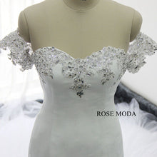 Load image into Gallery viewer, rosemoda-tiered-tufted-mermaid-wedding-dress-d.jpg