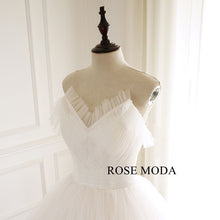 Load image into Gallery viewer, rosemoda-vintage-pincess-wedding-dress-e.jpg