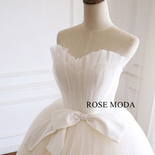 Load image into Gallery viewer, rosemoda-vintage-princess-ball-wedding-gown-d.jpg