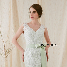 Load image into Gallery viewer, rosemoda mermaid dress details