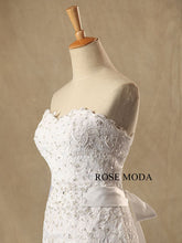 Load image into Gallery viewer, rosemoda-chantilly-lace-mermaid-wedding-dress-e.jpg
