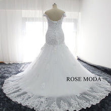 Load image into Gallery viewer, rosemoda-lace-mermaid-wedding-dress-c_1621c214-1d27-4f70-8099-228b52502ce1.jpg
