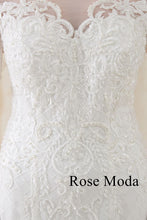 Load image into Gallery viewer, rosemoda-lace-mermaid-weddingdress-j-detail.jpg
