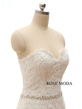 Load image into Gallery viewer, rosemoda-lace-trumpet-weddingdress-g.jpg
