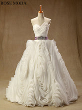 Load image into Gallery viewer, rosemoda-ruffled-organza-ball-gown-wedding-dress-a_9a149ce1-e0ec-41f6-96e9-89da46e3e459.jpg
