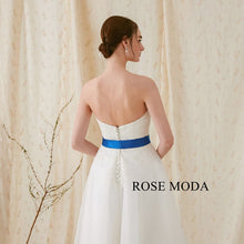 Load image into Gallery viewer, rosemoda-short-weddingdress-h-detail
